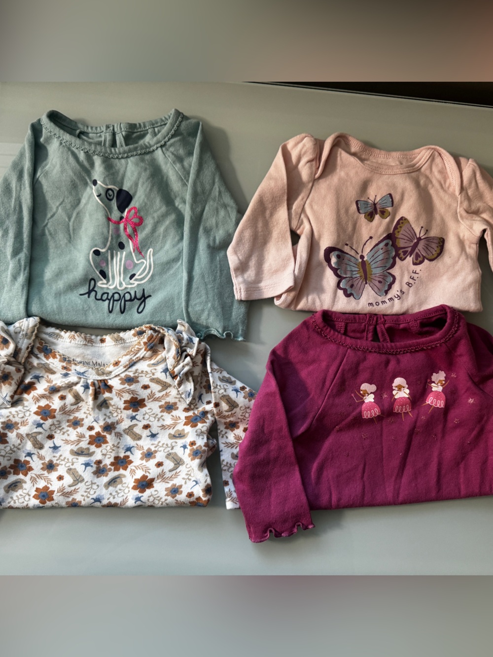 Lot Of 12 Long Sleeve Onesies - Picture 8 of 9